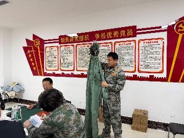 【長田動態(tài)】區(qū)發(fā)改局（區(qū)國動辦）四級調(diào)研員馮培東主任走進(jìn)長田實業(yè)——國防動員宣傳進(jìn)企業(yè) 共筑堅不可摧安全屏障