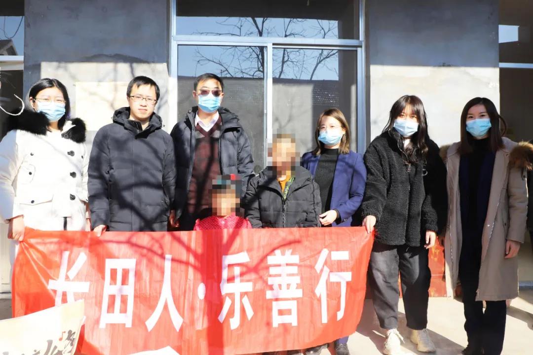 一處小屋 無限希望—團(tuán)區(qū)委攜手長田實業(yè)到捐建“希望小屋”走訪慰問 一處小屋 無限希望—團(tuán)區(qū)委攜手長田實業(yè)到捐建“希望小屋”走訪慰問