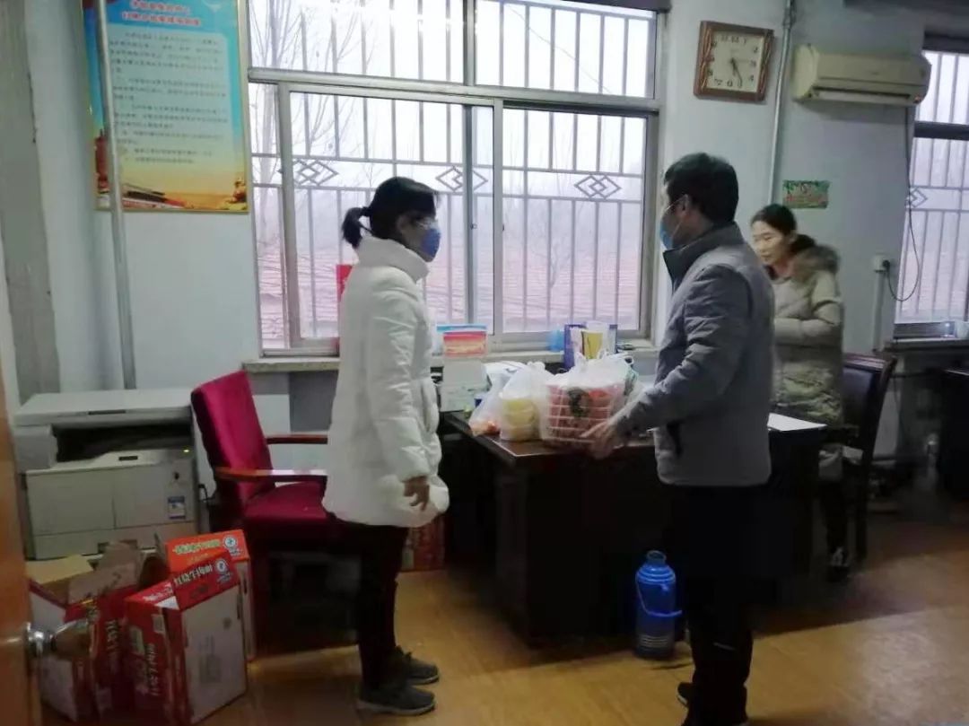 暖心!長(zhǎng)田實(shí)業(yè)為堅(jiān)守一線的疾控中心醫(yī)護(hù)人員送去愛心餐