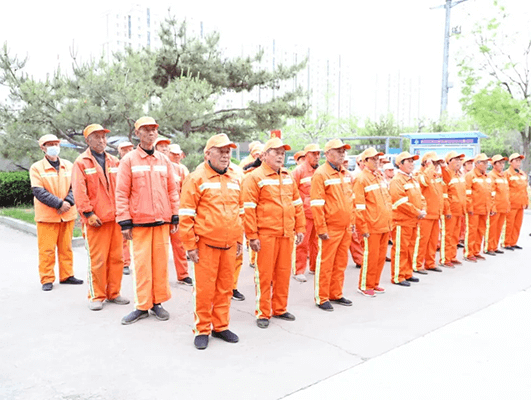 愛心傳遞 溫情捐贈—長田實(shí)業(yè)向環(huán)衛(wèi)工人捐贈環(huán)衛(wèi)服裝1200余套