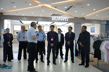 【長田動態(tài)】區(qū)人大常委會執(zhí)法檢查組蒞臨華百廣場檢查指導